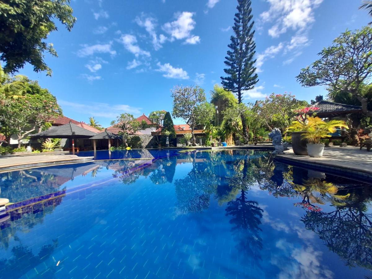 Puri Bali Hotel Lovina Beach Extérieur photo